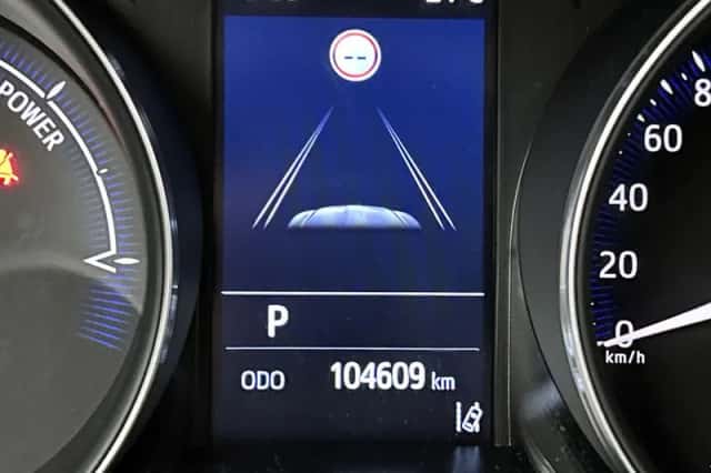 Toyota C-HR (2023) thumbnail 5