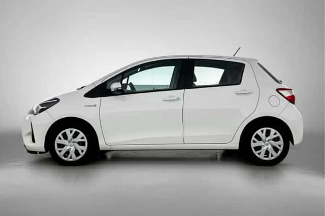 Toyota Yaris (2019) thumbnail 3