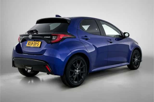 Toyota Yaris (2023) thumbnail 2