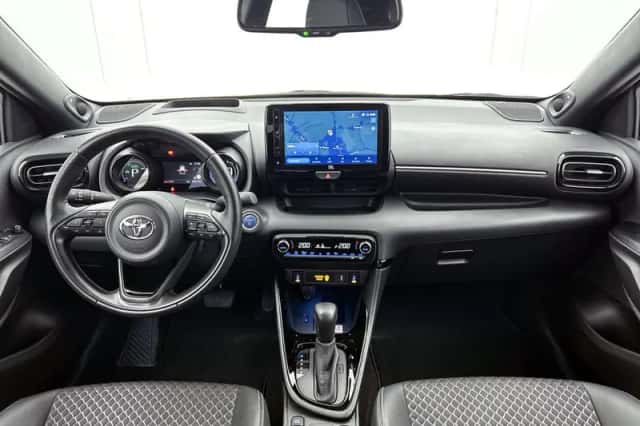 Toyota Yaris (2023) thumbnail 4