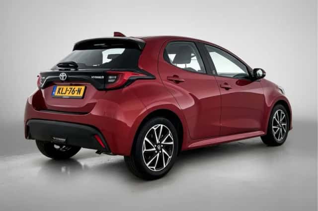 Toyota Yaris (2022) thumbnail 2