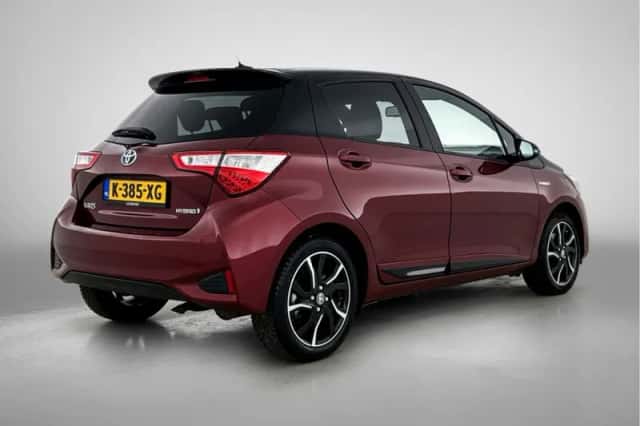 Toyota Yaris (2018) thumbnail 2