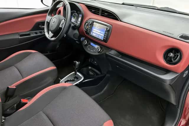 Toyota Yaris (2018) thumbnail 6