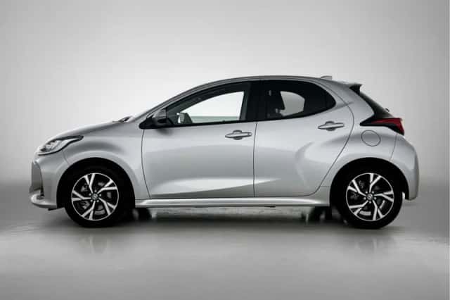 Toyota Yaris (2025) thumbnail 2