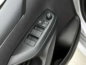 Toyota Yaris (2025) thumbnail 17