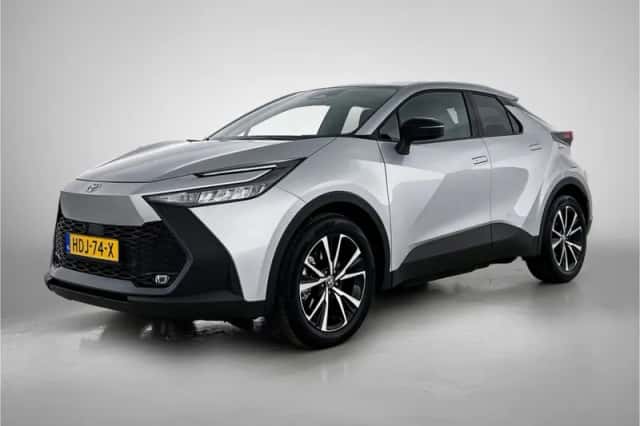 Toyota C-HR (2025) thumbnail 1
