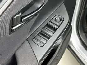 Toyota C-HR (2025) thumbnail 22