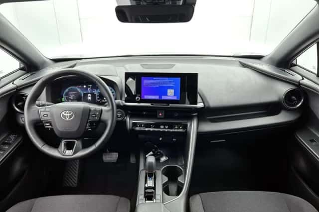 Toyota C-HR (2025) thumbnail 4
