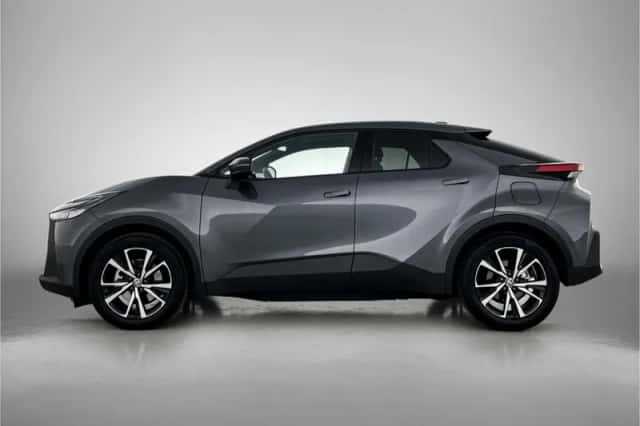 Toyota C-HR (2025) thumbnail 3