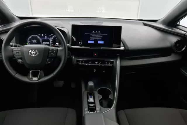 Toyota C-HR (2025) thumbnail 4