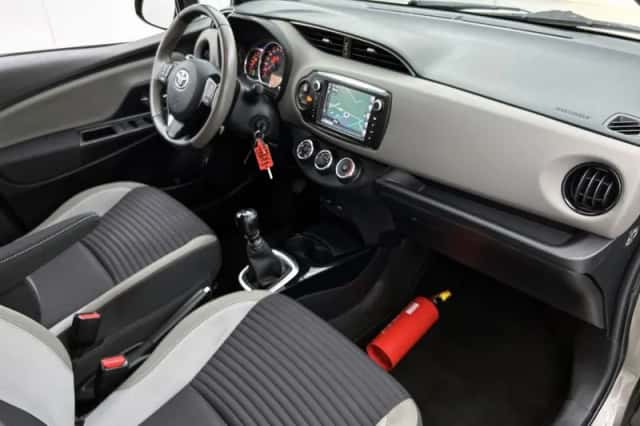 Toyota Yaris (2016) thumbnail 6