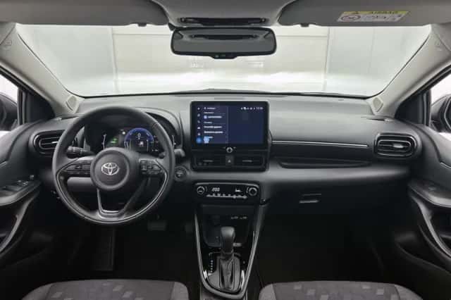 Toyota Yaris (2025) thumbnail 4