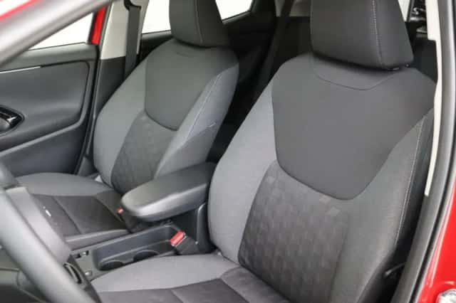 Toyota Yaris (2025) thumbnail 6