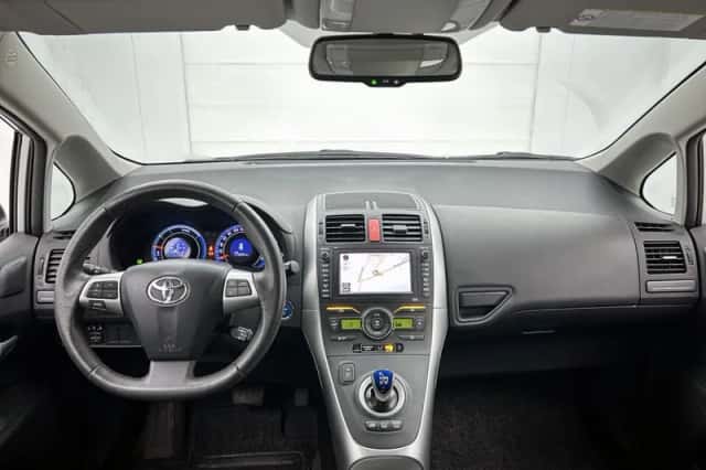 Toyota Auris (2010) thumbnail 4