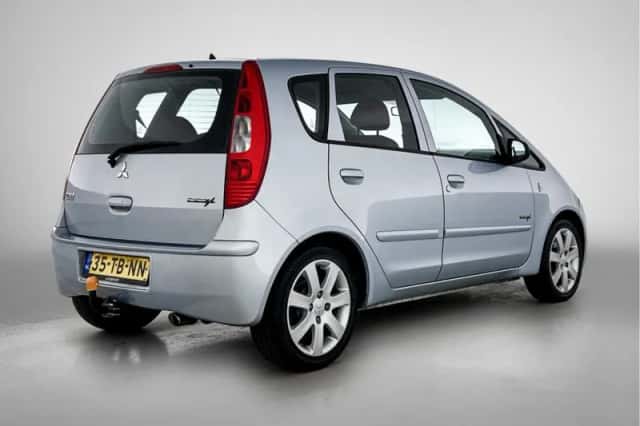 Mitsubishi Colt (2006) thumbnail 2