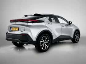 Toyota C-HR (2025) thumbnail 2