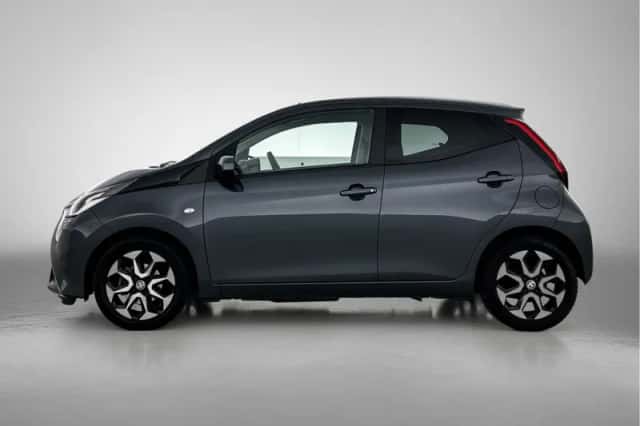 Toyota Aygo (2018) thumbnail 3