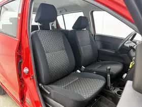 Daihatsu Cuore (2011) thumbnail 29