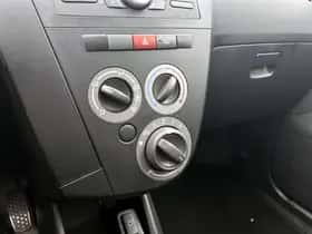 Daihatsu Cuore (2011) thumbnail 8