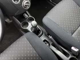 Daihatsu Cuore (2011) thumbnail 9