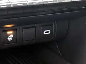 Toyota C-HR (2025) thumbnail 24