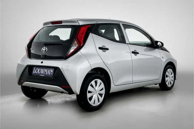 Toyota Aygo (2021) thumbnail 2