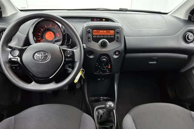 Toyota Aygo (2021) thumbnail 4