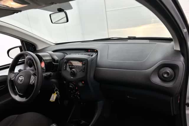 Toyota Aygo (2021) thumbnail 6