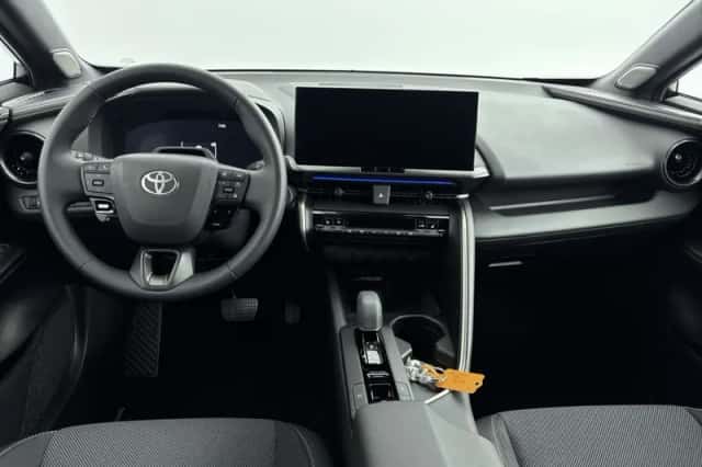 Toyota C-HR (2025) thumbnail 3
