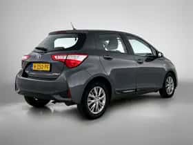 Toyota Yaris (2018) thumbnail 2
