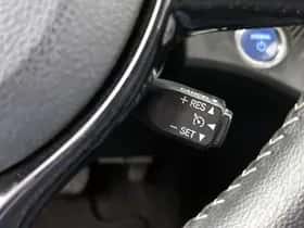 Toyota Yaris (2018) thumbnail 14