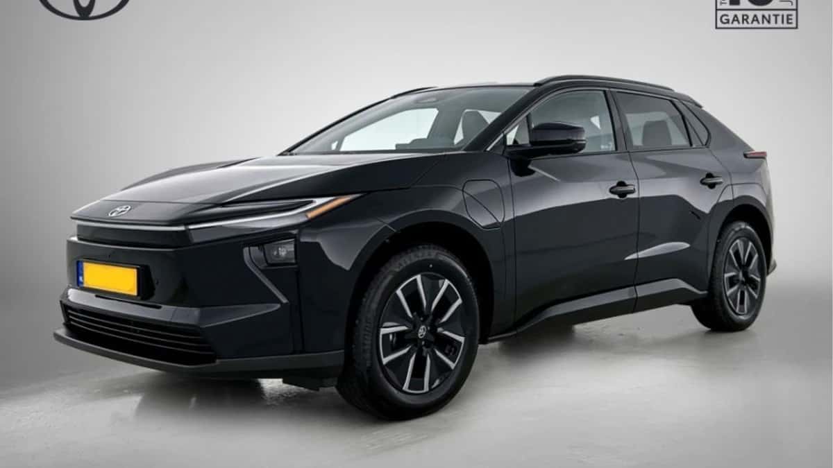 Toyota bZ4X (2026) — foto 1