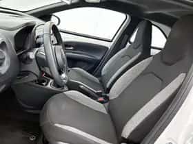 Toyota Aygo (2024) thumbnail 15