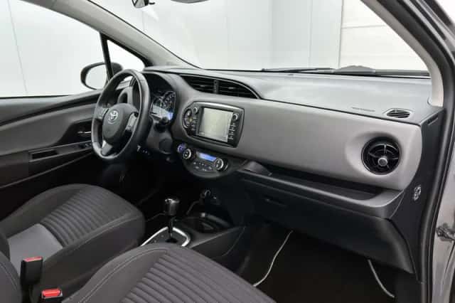 Toyota Yaris (2018) thumbnail 6
