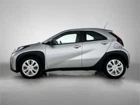 Toyota Aygo (2023) thumbnail 3