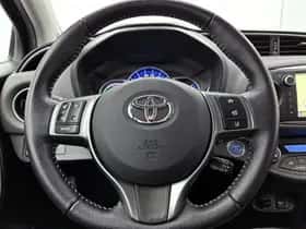 Toyota Yaris (2016) thumbnail 17
