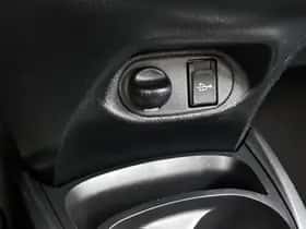 Toyota Yaris (2016) thumbnail 23