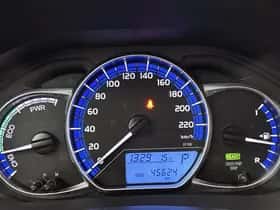 Toyota Yaris (2016) thumbnail 5