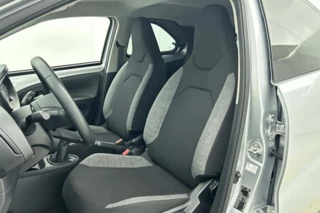 Toyota Aygo (2023) thumbnail 5
