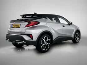 Toyota C-HR (2021) thumbnail 2