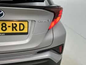 Toyota C-HR (2021) thumbnail 30