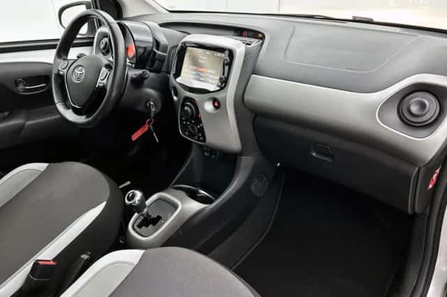 Toyota Aygo (2017) thumbnail 6