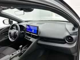 Toyota C-HR (2024) thumbnail 6