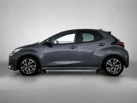 Toyota Yaris (2023) thumbnail 3