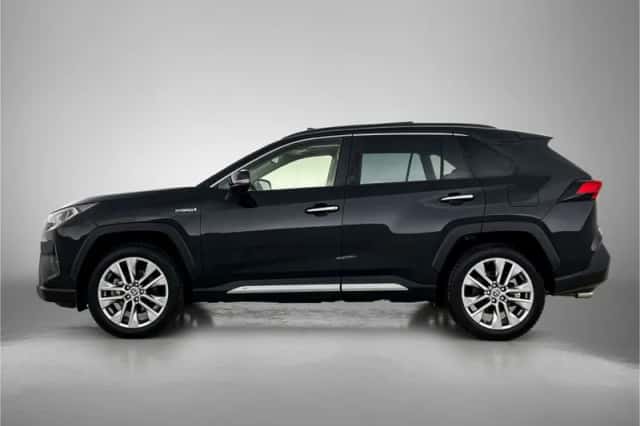 Toyota RAV4 (2022) thumbnail 3