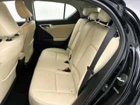 Lexus CT (2012) thumbnail 16