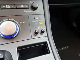 Lexus CT (2012) thumbnail 19