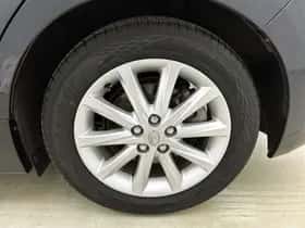 Lexus CT (2012) thumbnail 24