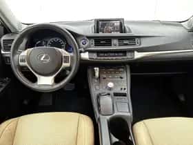 Lexus CT (2012) thumbnail 4