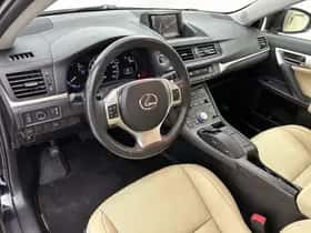 Lexus CT (2012) thumbnail 38